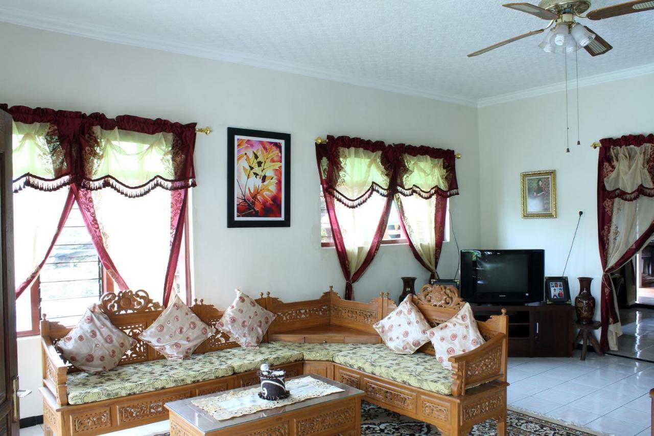 Marry Ind Gunung Kawi Guest House Malang Bumirejo Dış mekan fotoğraf