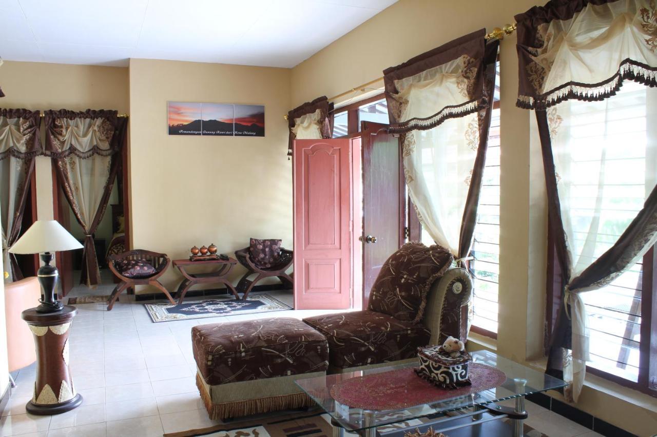 Marry Ind Gunung Kawi Guest House Malang Bumirejo Dış mekan fotoğraf