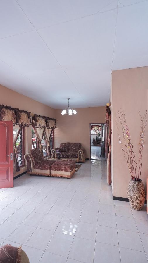 Marry Ind Gunung Kawi Guest House Malang Bumirejo Dış mekan fotoğraf
